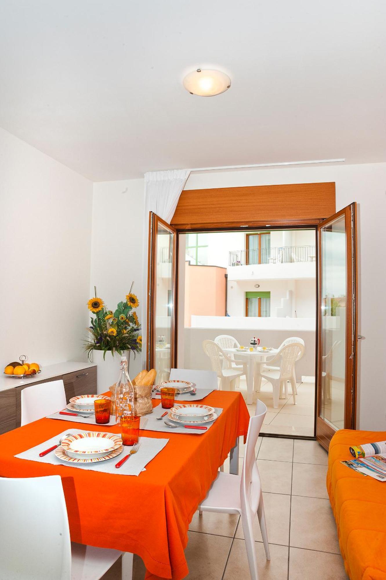 Residence Galleria Gran Madò Caorle Exterior foto